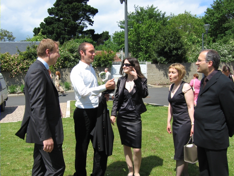 Invit&eacute;s devant la mairie