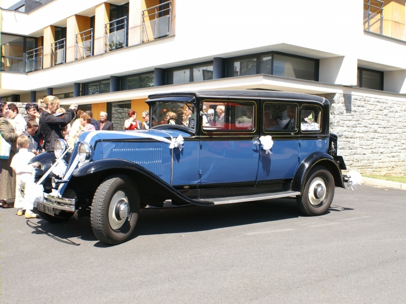 Pr&ecirc;ts &agrave; partir &agrave; l'&eacute;glise